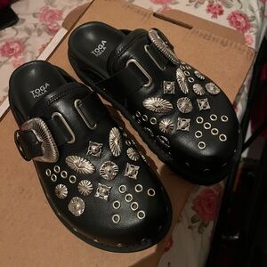 TOGA Pulla Black Clogs with Silver Accents